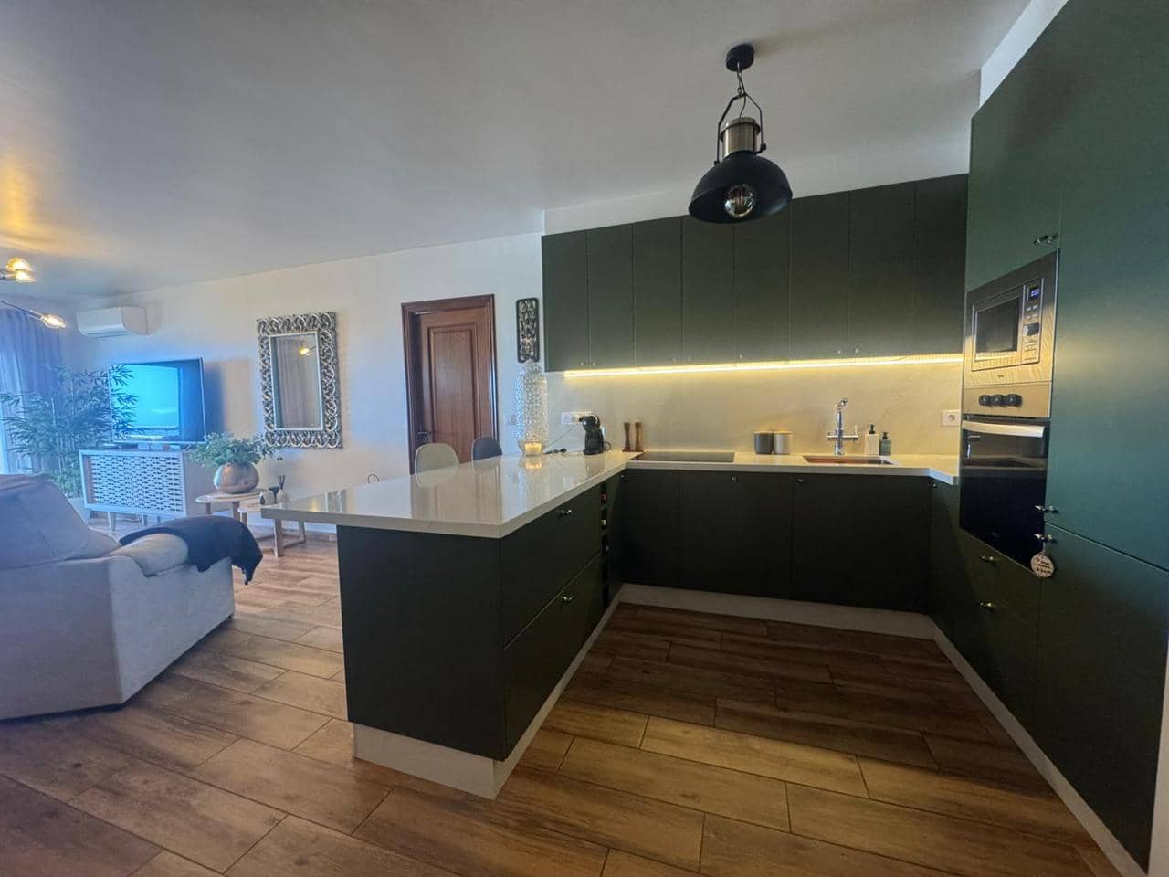 2 bedroom Flat for sale in Costa Adeje with garage - € 449,000 (Ref: 9035602)