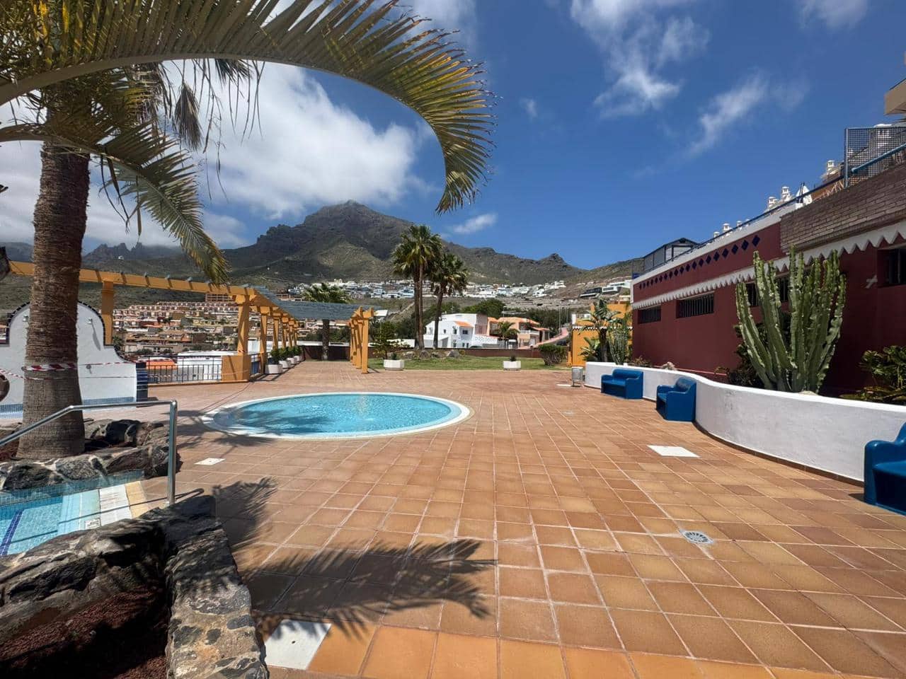 2 bedroom Flat for sale in Costa Adeje with garage - € 449,000 (Ref: 9035602)