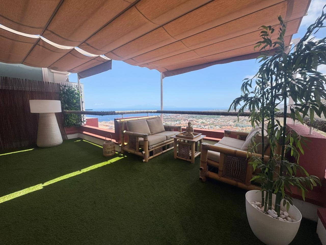 2 bedroom Flat for sale in Costa Adeje with garage - € 449,000 (Ref: 9035602)