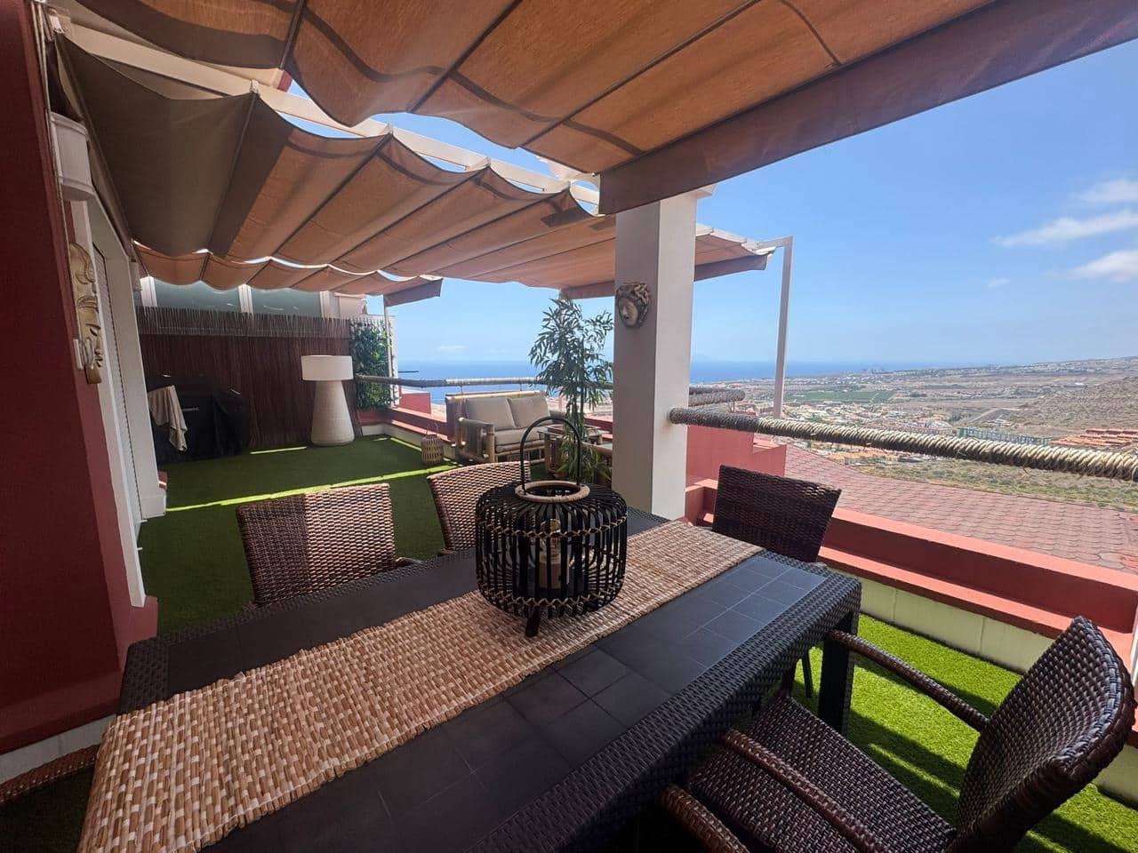 2 bedroom Flat for sale in Costa Adeje with garage - € 449,000 (Ref: 9035602)