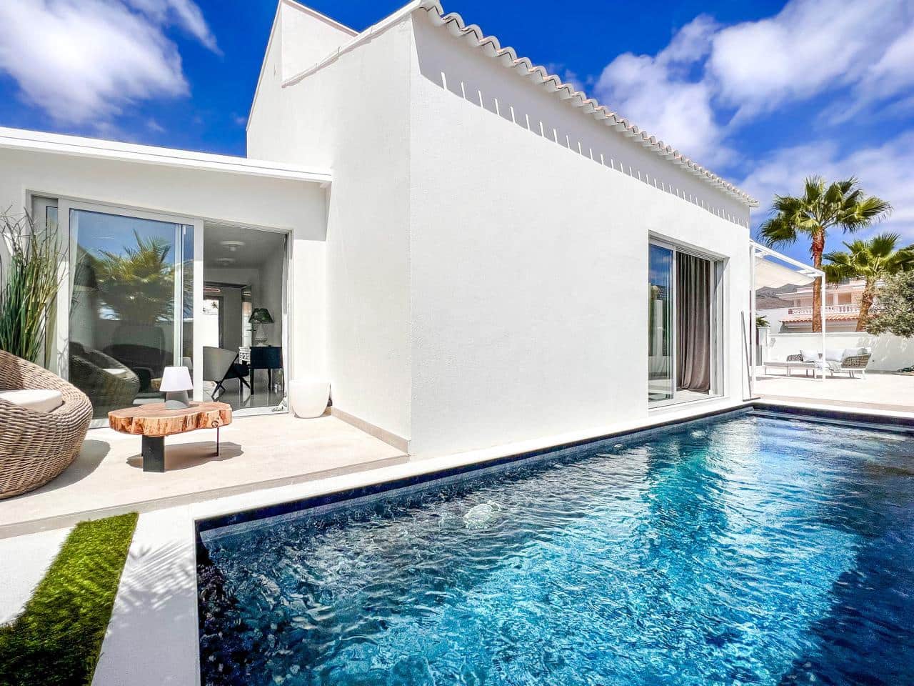 4 soveværelse Villa til salg i Adeje med swimmingpool garage - € 1.390.000 (Ref: 9064532)