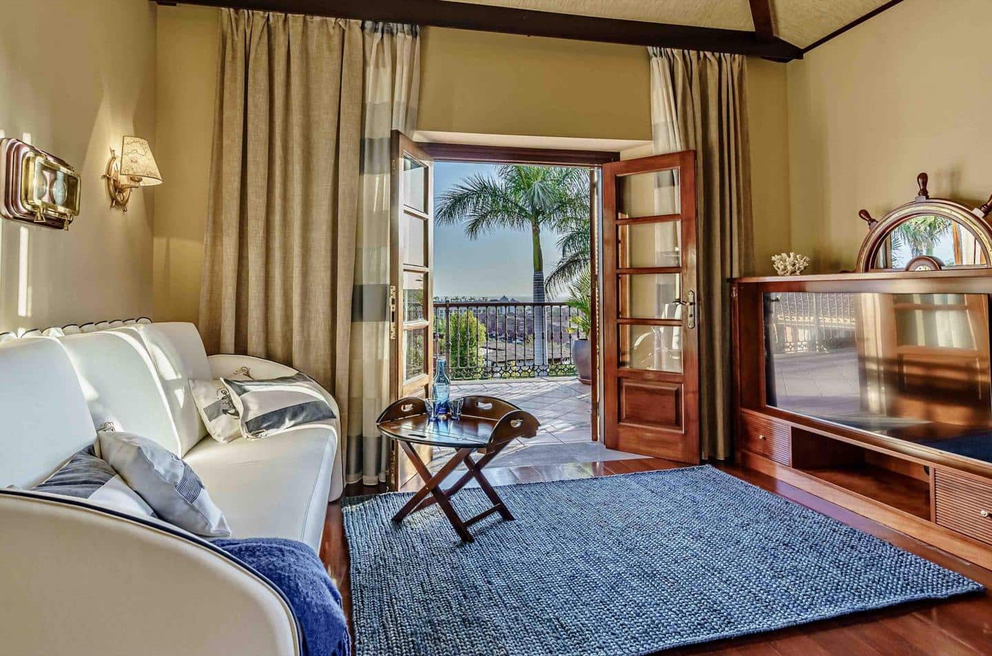 7 soveværelse Villa til salg i Costa Adeje med swimmingpool garage - € 8.500.000 (Ref: 9076902)