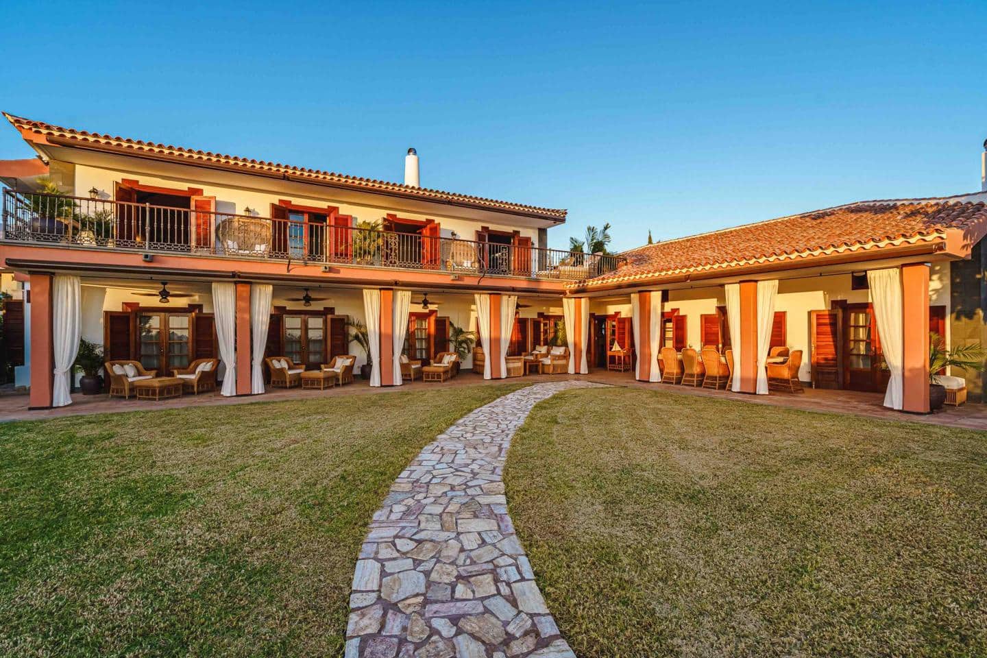 7 soveværelse Villa til salg i Costa Adeje med swimmingpool garage - € 8.500.000 (Ref: 9076902)