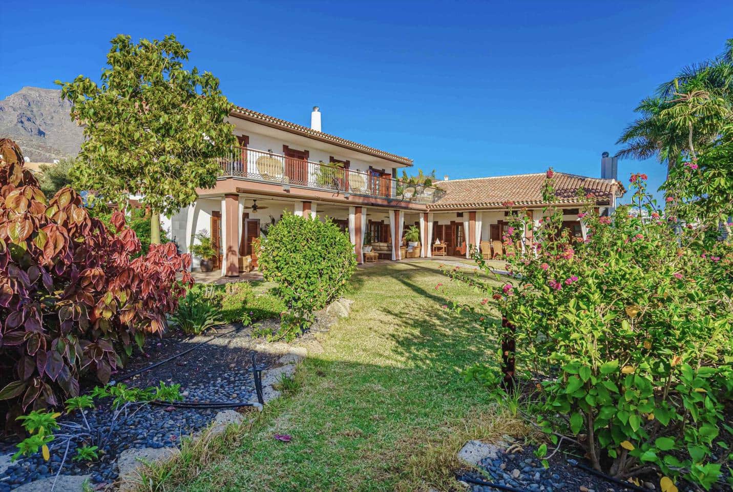 7 soveværelse Villa til salg i Costa Adeje med swimmingpool garage - € 8.500.000 (Ref: 9076902)