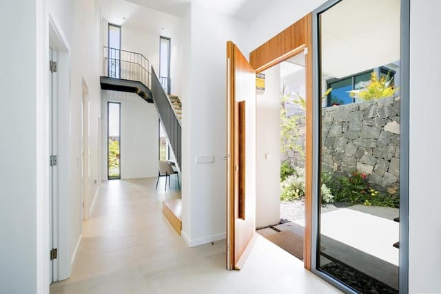 3 soveværelse Villa til salg i Guía de Isora med swimmingpool garage - € 1.830.000 (Ref: 9079711)