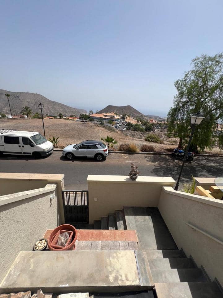 2 bedroom Villa for sale in Chayofa with garage - € 420,000 (Ref: 9127028)