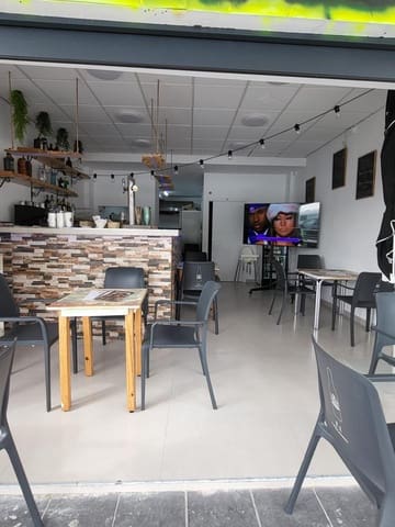 2 makuuhuone Yritys myytävänä paikassa Torviscas Bajo, Adeje - 160 000 € (Ref: 9158133)