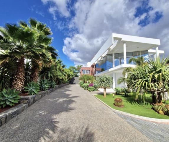 6 soverom Villa til salgs i La Caleta Adeje, Adeje med svømmebasseng garasje - € 4 450 000 (Ref: 9158423)