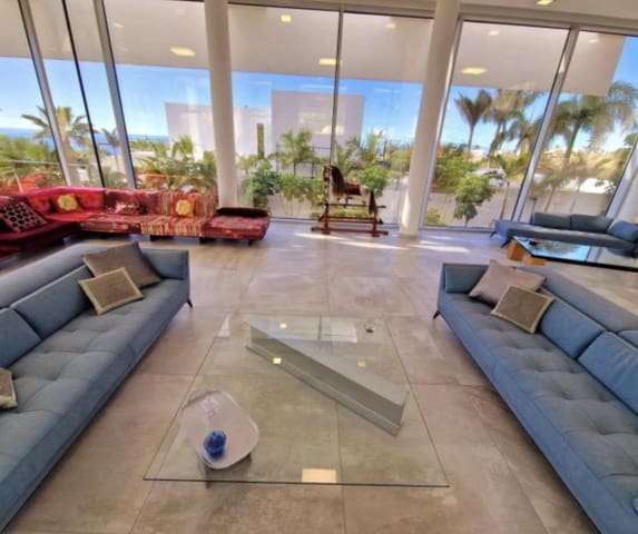 6 soverom Villa til salgs i La Caleta Adeje, Adeje med svømmebasseng garasje - € 4 450 000 (Ref: 9158423)