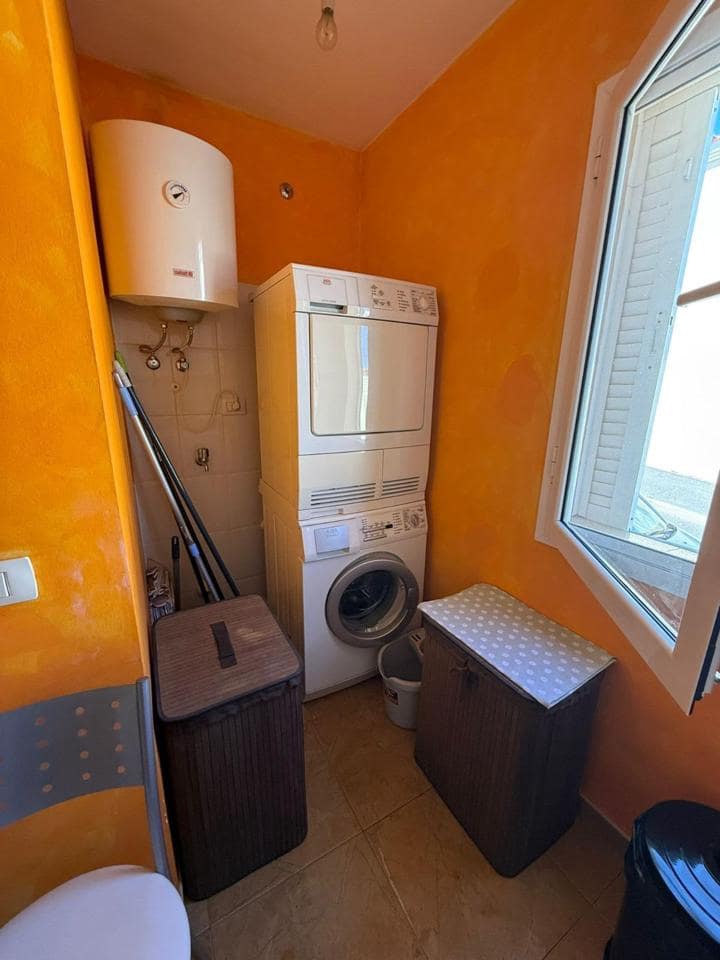 3 soveværelse Lejlighed til salg i San Isidro de Abona med garage - € 228.000 (Ref: 9161374)
