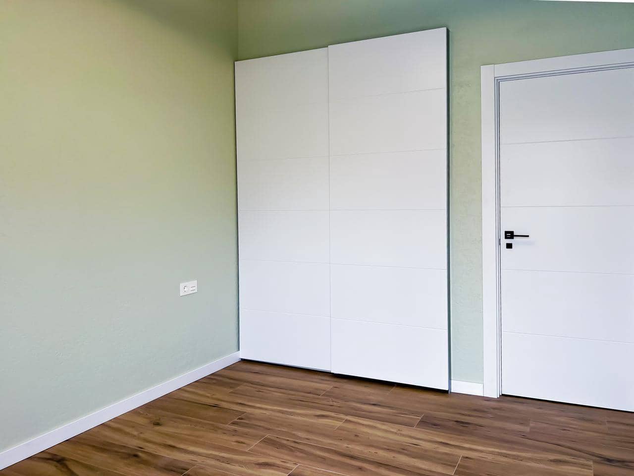 1 bedroom Flat for sale in Los Cristianos with pool - € 269,000 (Ref: 9164537)