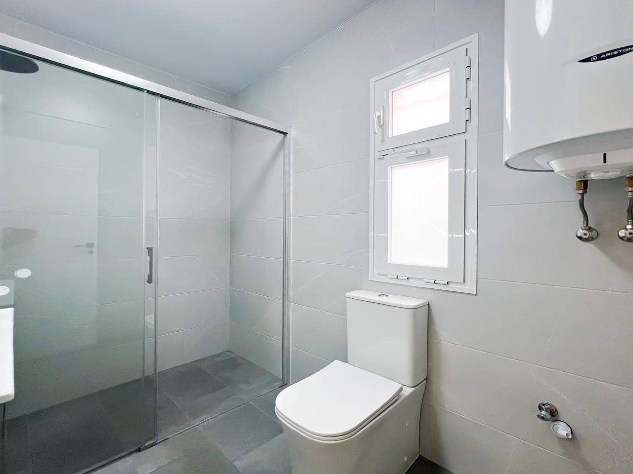 1 bedroom Flat for sale in Los Cristianos with pool - € 269,000 (Ref: 9164537)