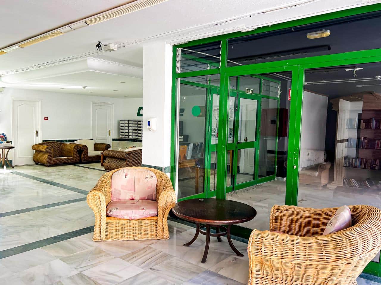 1 bedroom Flat for sale in Los Cristianos with pool - € 269,000 (Ref: 9164537)