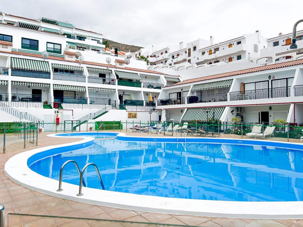 1 bedroom Flat for sale in Los Cristianos with pool - € 269,000 (Ref: 9164537)