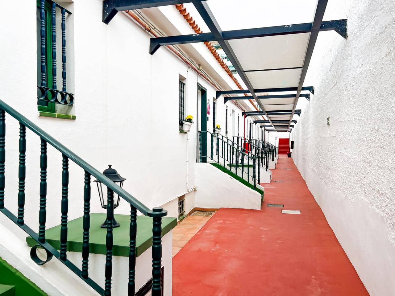 1 bedroom Flat for sale in Los Cristianos with pool - € 269,000 (Ref: 9164537)