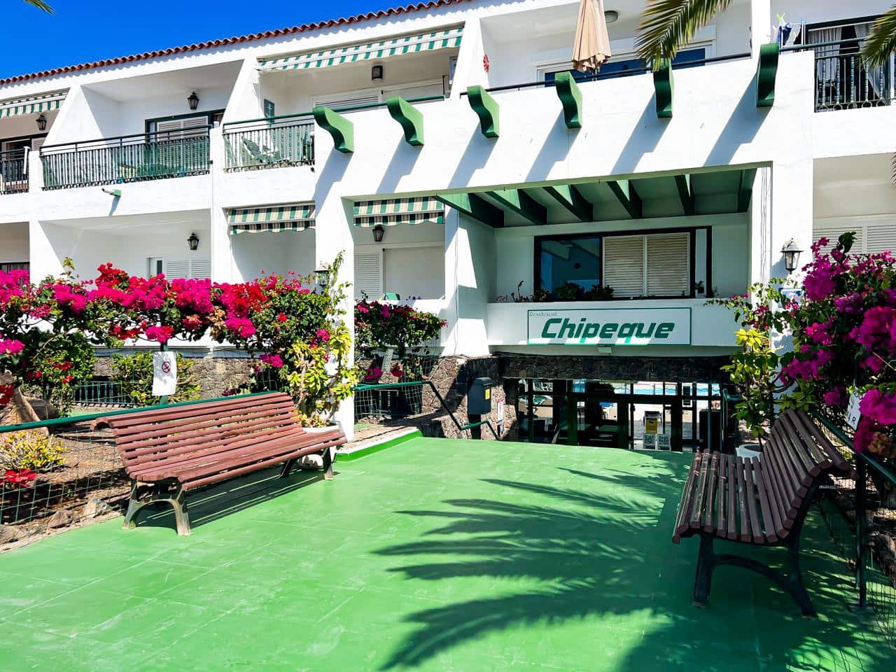 1 bedroom Flat for sale in Los Cristianos with pool - € 269,000 (Ref: 9164537)