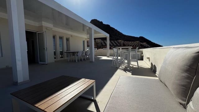 Piso de 2 habitaciones en Torviscas Centro y Alto, Adeje en venta con piscina garaje - 650.000 € (Ref: 9164836)