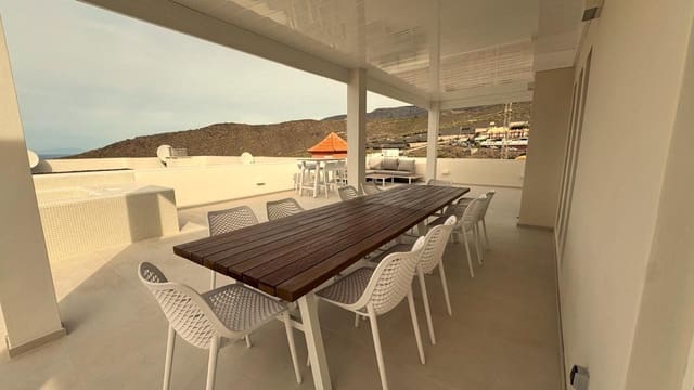 Piso de 2 habitaciones en Torviscas Centro y Alto, Adeje en venta con piscina garaje - 650.000 € (Ref: 9164836)