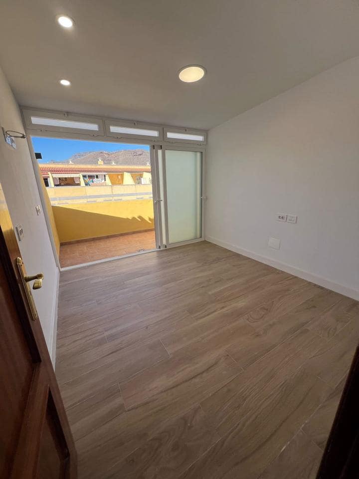 3 soveværelse Lejlighed til salg i Valle de San Lorenzo med garage - € 360.000 (Ref: 9191768)