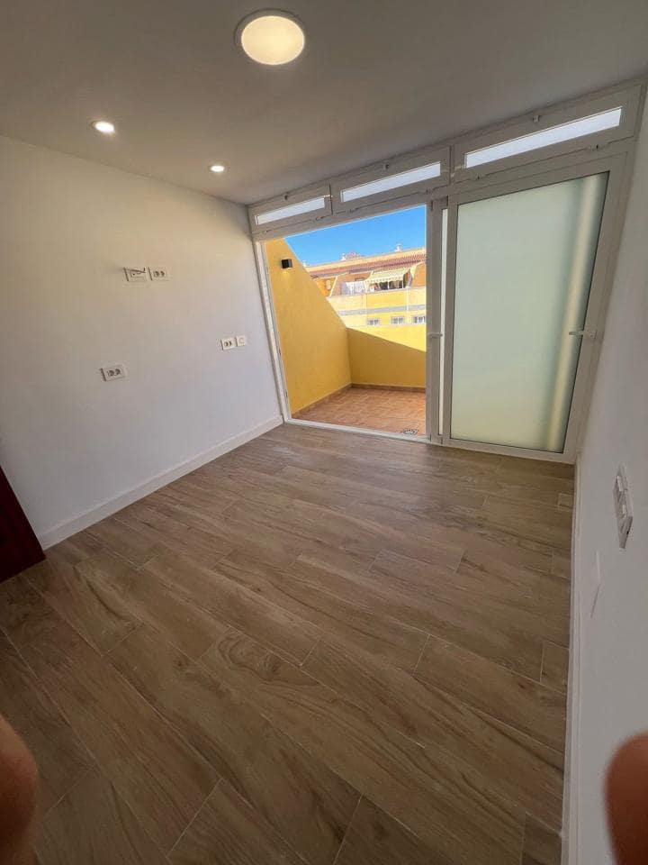 3 soveværelse Lejlighed til salg i Valle de San Lorenzo med garage - € 360.000 (Ref: 9191768)