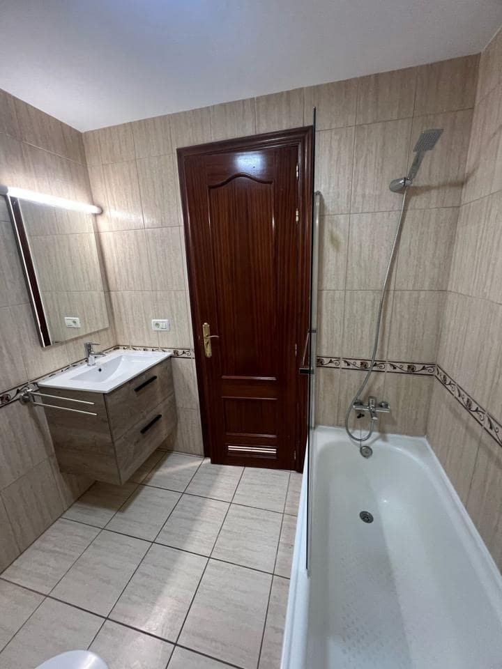 3 soveværelse Lejlighed til salg i Valle de San Lorenzo med garage - € 360.000 (Ref: 9191768)