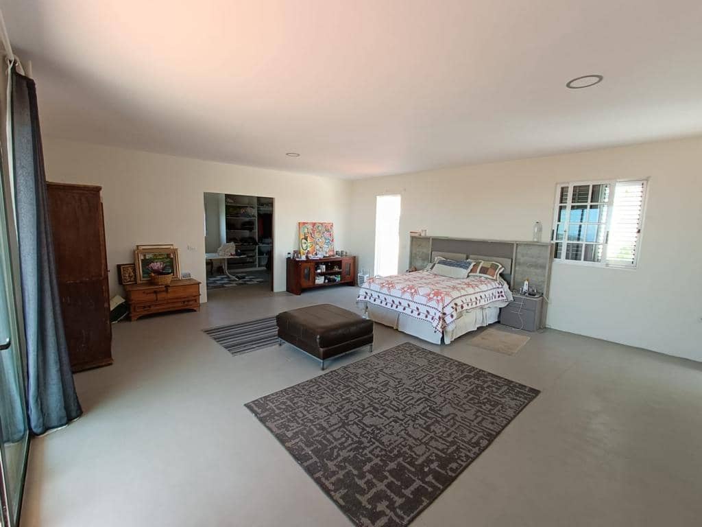 8 sovrum Villa till salu i Arona med pool garage - 880 000 € (Ref: 9219295)