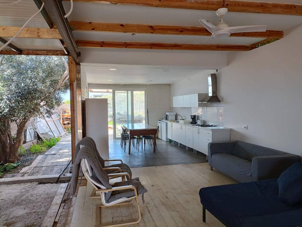 8 sovrum Villa till salu i Arona med pool garage - 880 000 € (Ref: 9219295)