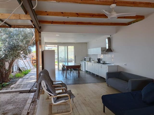 8 sovrum Villa till salu i Arona med pool garage - 880 000 € (Ref: 9219295)