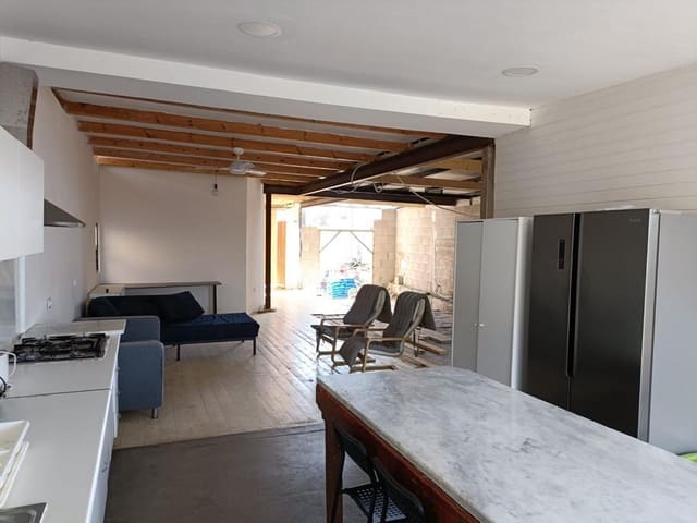 8 sovrum Villa till salu i Arona med pool garage - 880 000 € (Ref: 9219295)