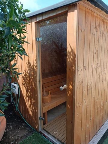 8 sovrum Villa till salu i Arona med pool garage - 880 000 € (Ref: 9219295)