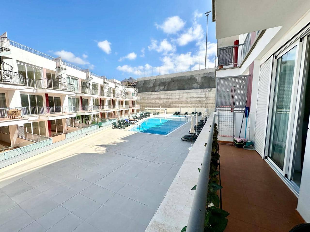 1 soveværelse Lejlighed til salg i Puerto Santiago med swimmingpool garage - € 240.000 (Ref: 9271924)
