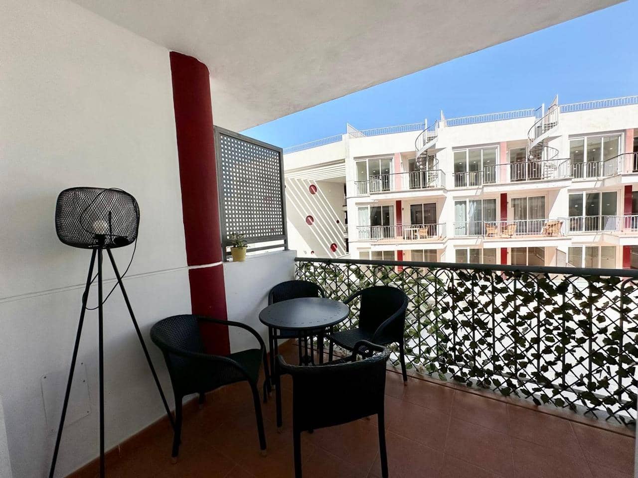 1 soveværelse Lejlighed til salg i Puerto Santiago med swimmingpool garage - € 240.000 (Ref: 9271924)