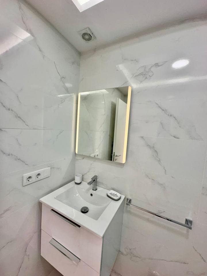 2 Zimmer Wohnung zu verkaufen in Los Cristianos mit Pool - 330.000 € (Ref: 9329788)