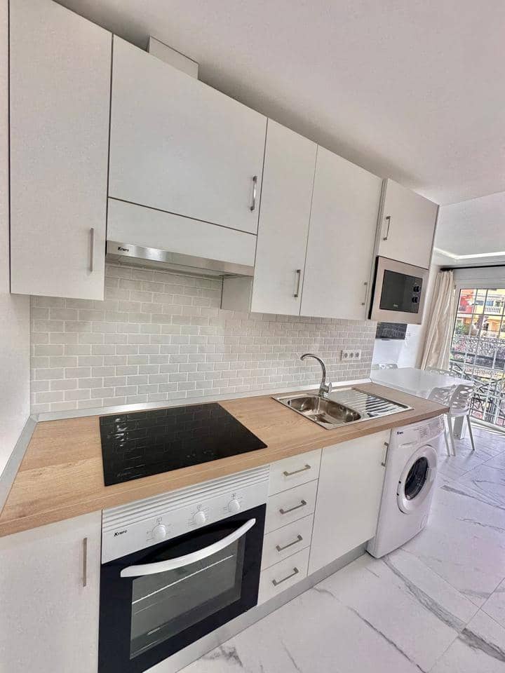 2 Zimmer Wohnung zu verkaufen in Los Cristianos mit Pool - 330.000 € (Ref: 9329788)