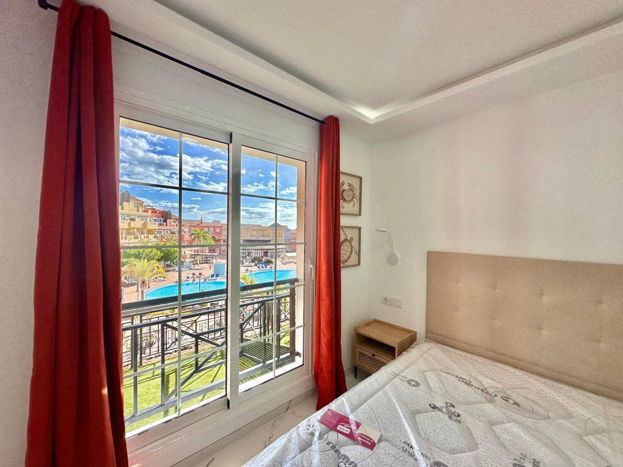 2 Zimmer Wohnung zu verkaufen in Los Cristianos mit Pool - 330.000 € (Ref: 9329788)