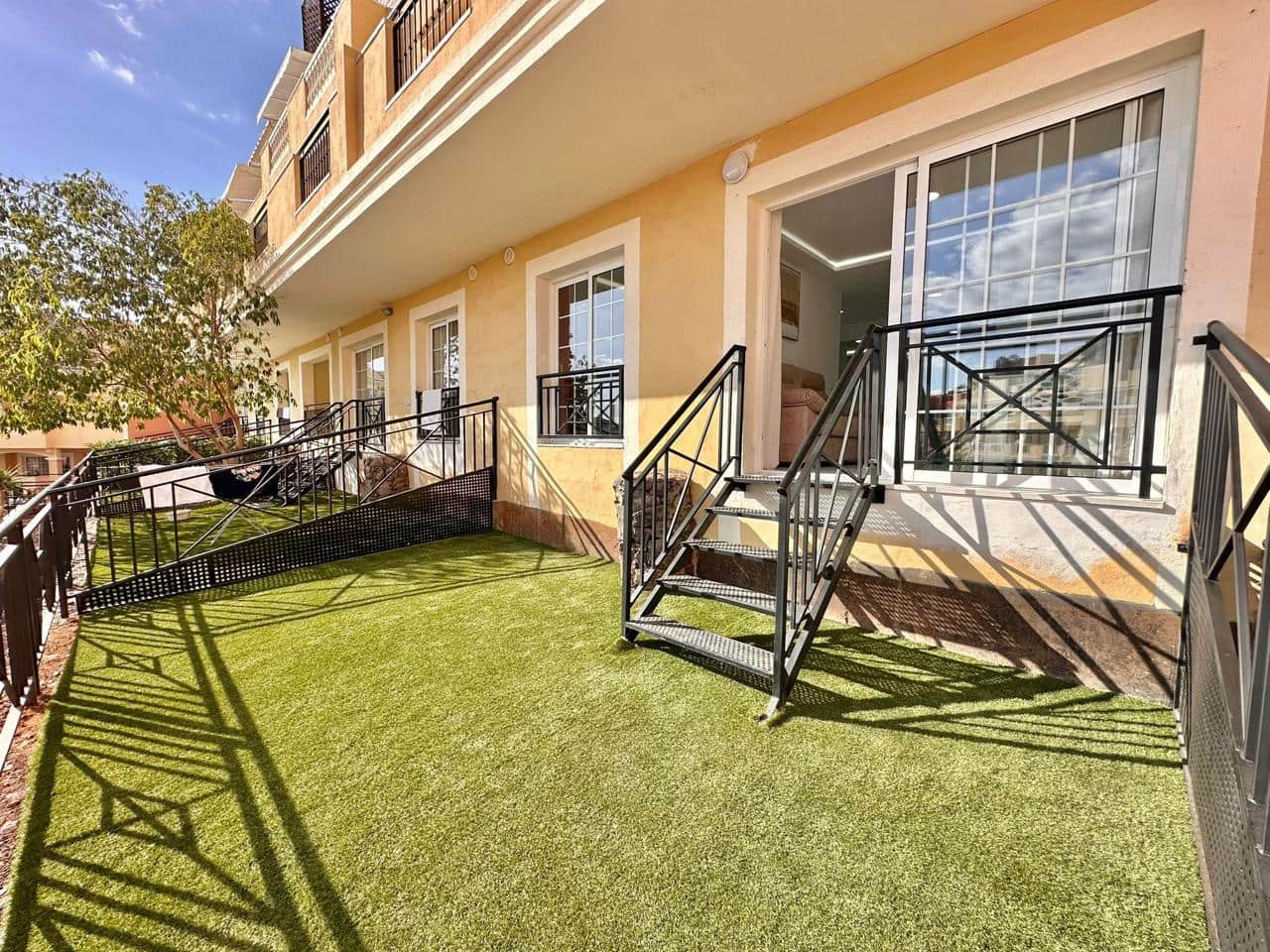 2 Zimmer Wohnung zu verkaufen in Los Cristianos mit Pool - 330.000 € (Ref: 9329788)