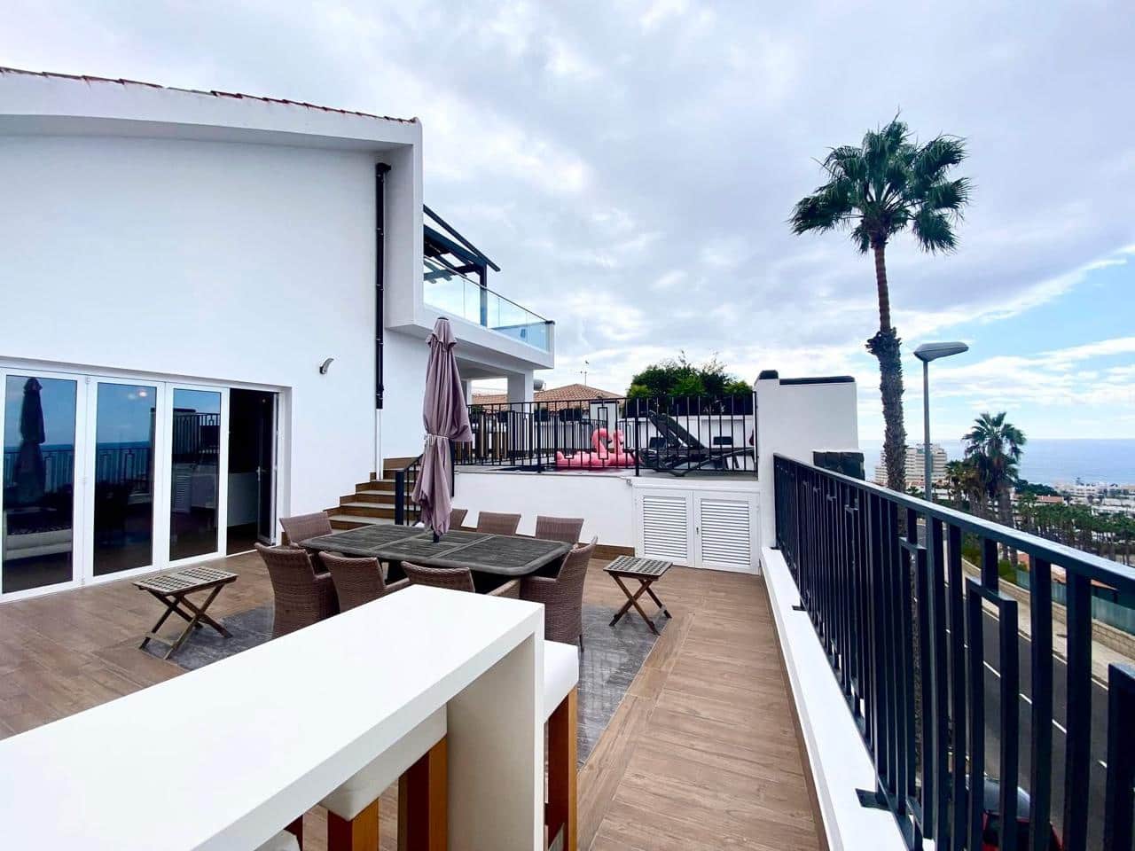 6 bedroom Villa for sale in Costa Adeje with pool garage - € 1,995,000 (Ref: 9363349)