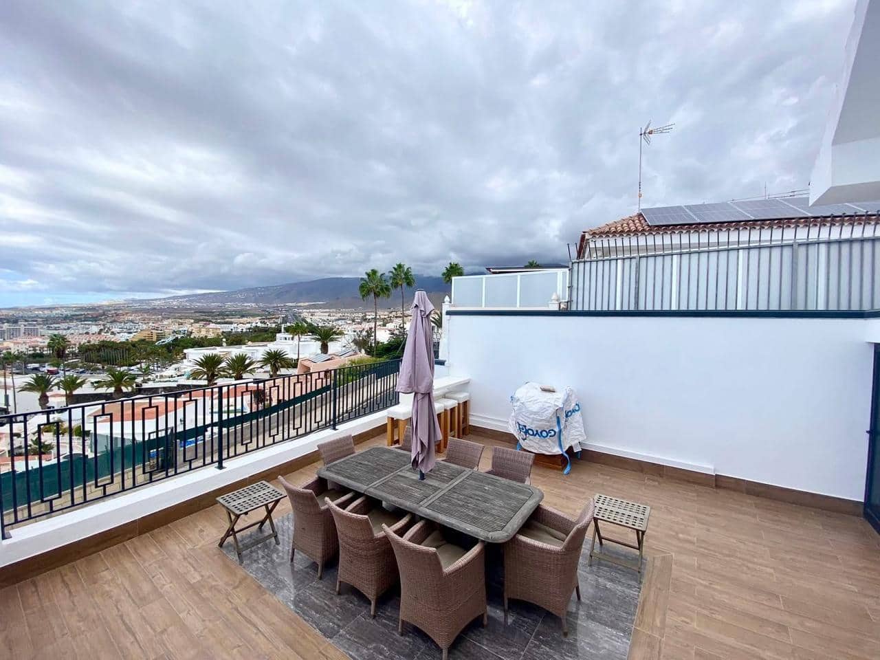 6 bedroom Villa for sale in Costa Adeje with pool garage - € 1,995,000 (Ref: 9363349)