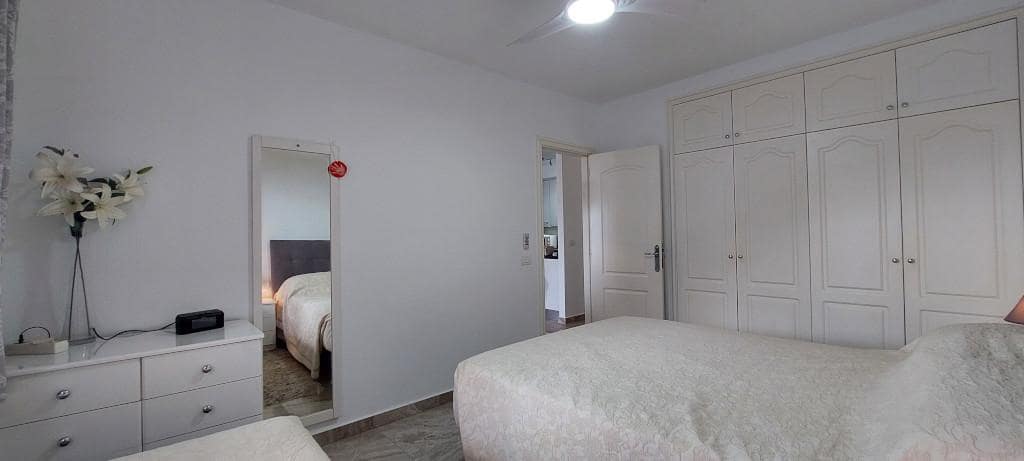 2 bedroom Flat for sale in Costa Adeje with pool garage - € 335,000 (Ref: 9394279)