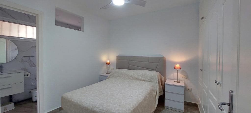 2 bedroom Flat for sale in Costa Adeje with pool garage - € 335,000 (Ref: 9394279)