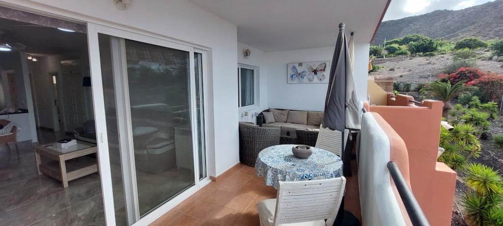 2 bedroom Flat for sale in Costa Adeje with pool garage - € 335,000 (Ref: 9394279)