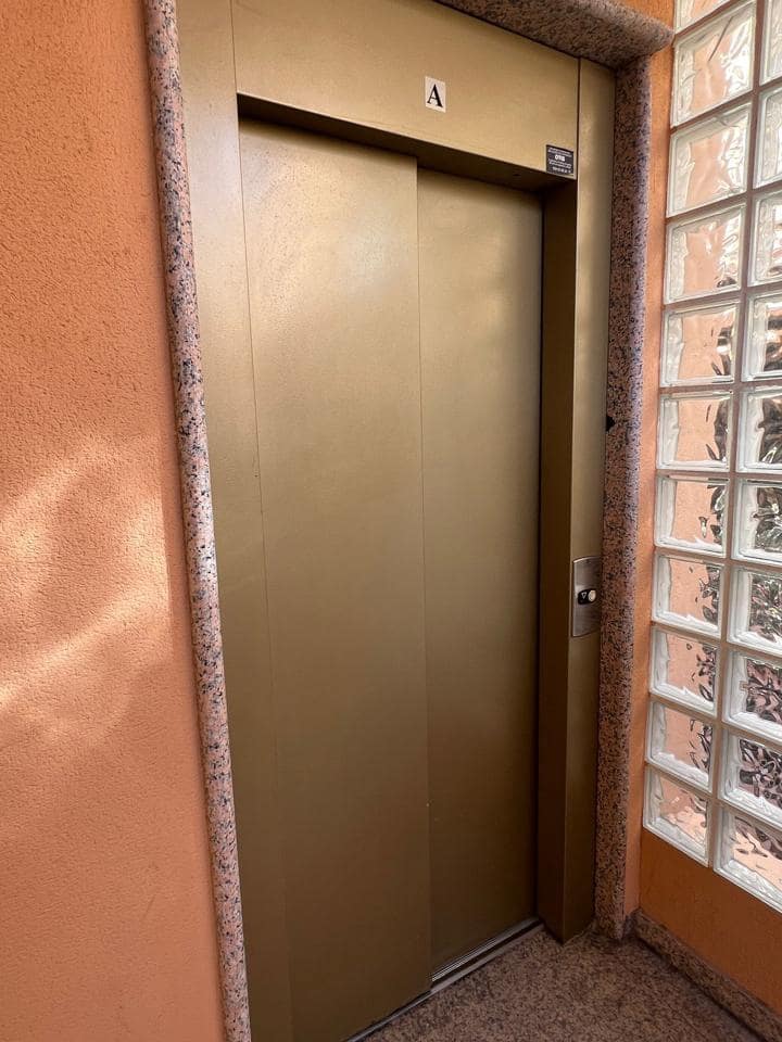 2 soverom Leilighet til salgs i Adeje med svømmebasseng garasje - € 380 000 (Ref: 9426416)