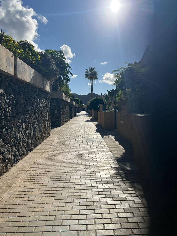 2 soverom Leilighet til salgs i Adeje med svømmebasseng garasje - € 380 000 (Ref: 9426416)