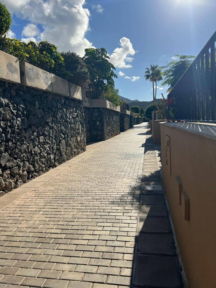 2 soverom Leilighet til salgs i Adeje med svømmebasseng garasje - € 380 000 (Ref: 9426416)