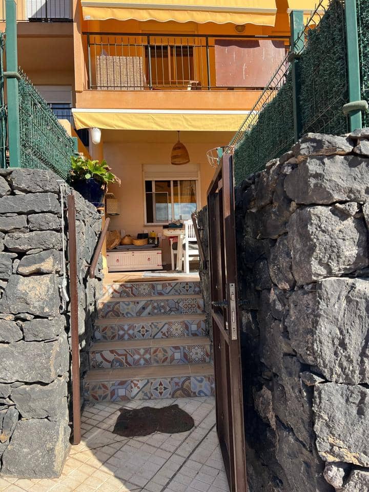 2 soverom Leilighet til salgs i Adeje med svømmebasseng garasje - € 380 000 (Ref: 9426416)