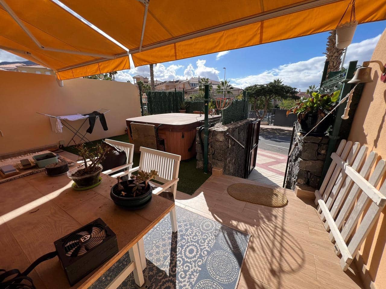 2 soverom Leilighet til salgs i Adeje med svømmebasseng garasje - € 380 000 (Ref: 9426416)