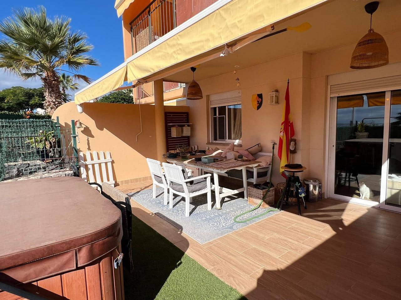 2 soverom Leilighet til salgs i Adeje med svømmebasseng garasje - € 380 000 (Ref: 9426416)