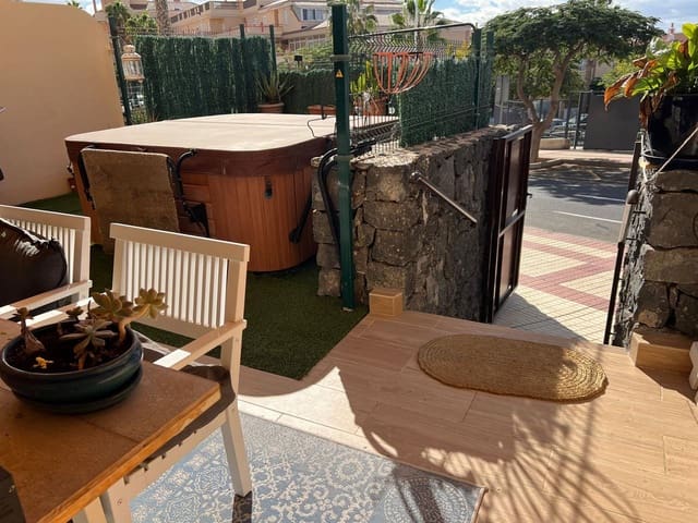 2 soverom Leilighet til salgs i Casco Urbano, Adeje med svømmebasseng garasje - € 380 000 (Ref: 9426416)