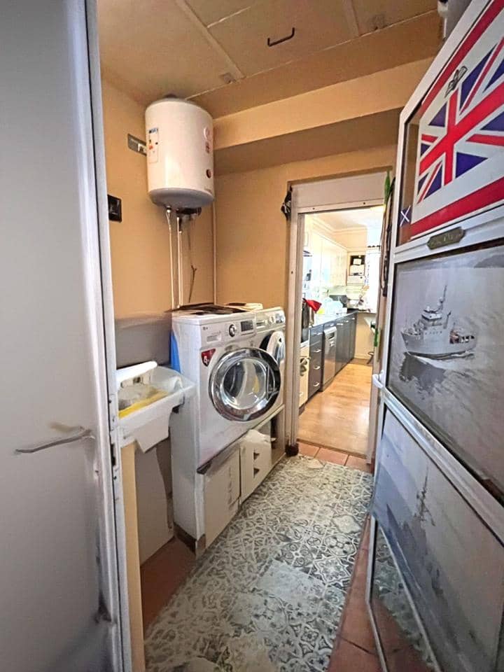 2 soverom Leilighet til salgs i Adeje med svømmebasseng garasje - € 380 000 (Ref: 9426416)