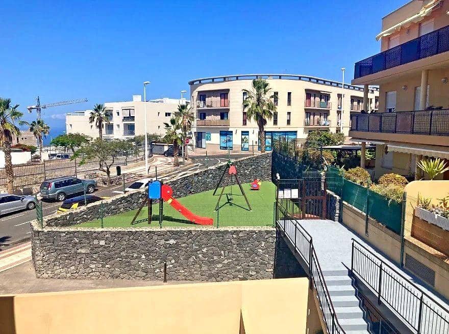 2 soverom Leilighet til salgs i Adeje med svømmebasseng garasje - € 380 000 (Ref: 9426416)